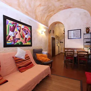 Lupa Flat , Roma Italia